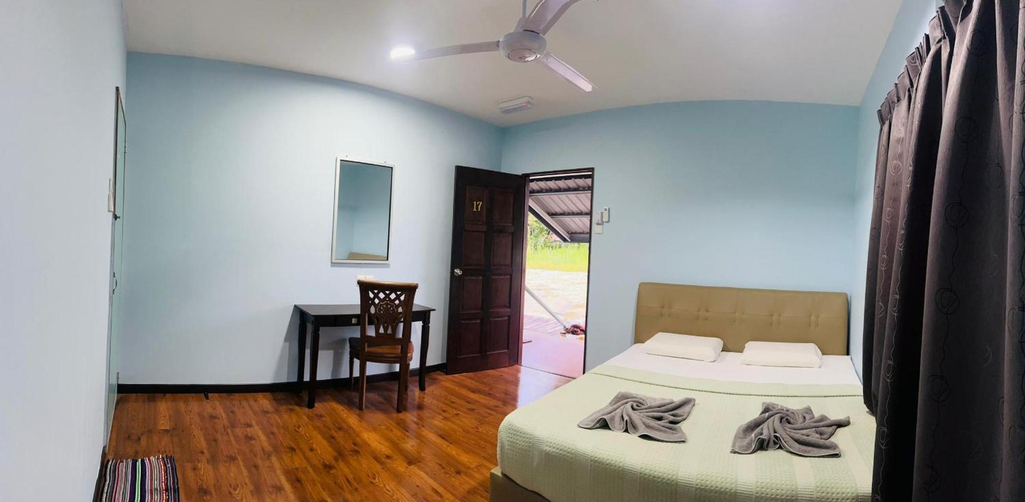 Sukau Backpackers Bed & Breakfast Exterior foto